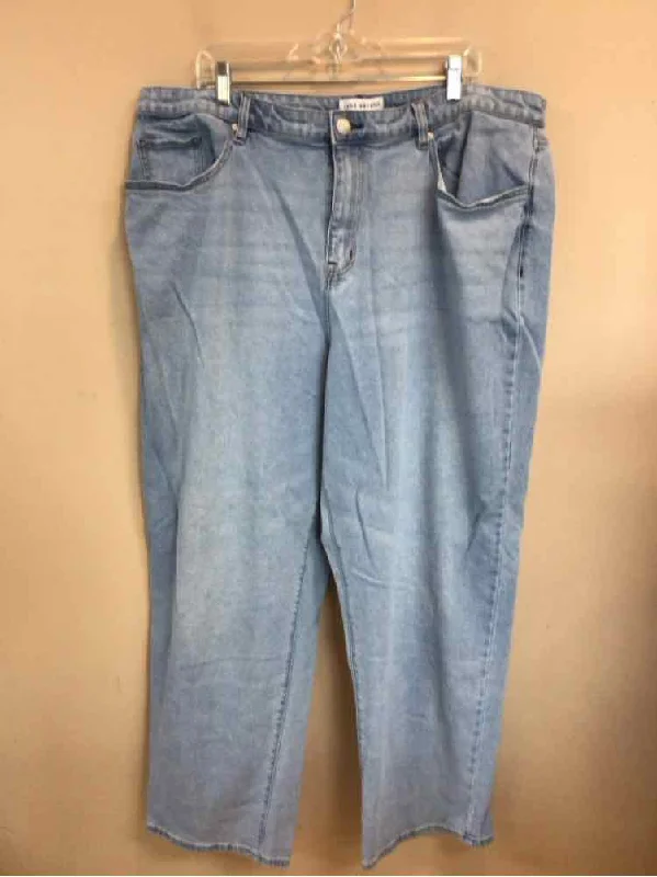 LANE BRYANT SIZE 18 Ladies JEANS