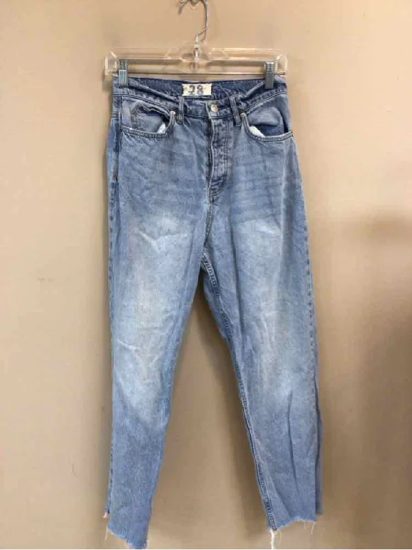 WE THE FREE SIZE 28 Ladies JEANS