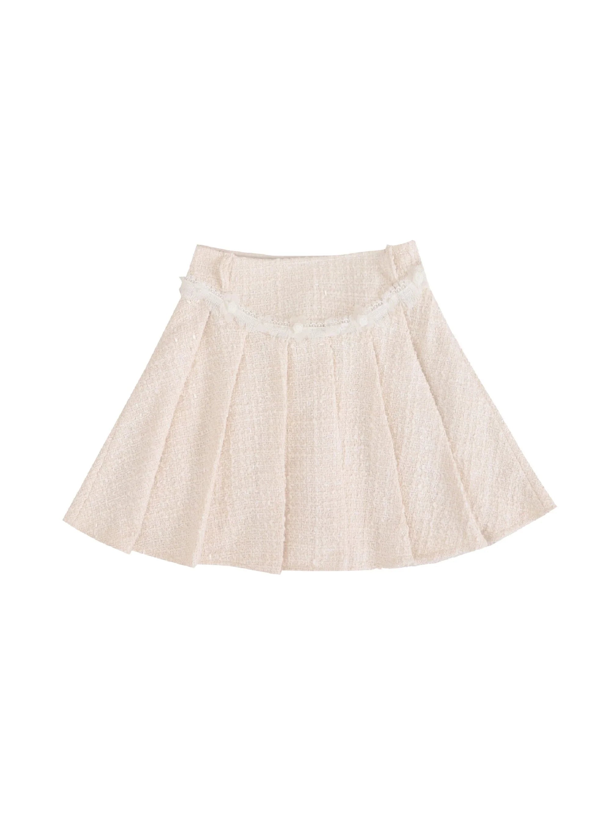 white pleated skirt